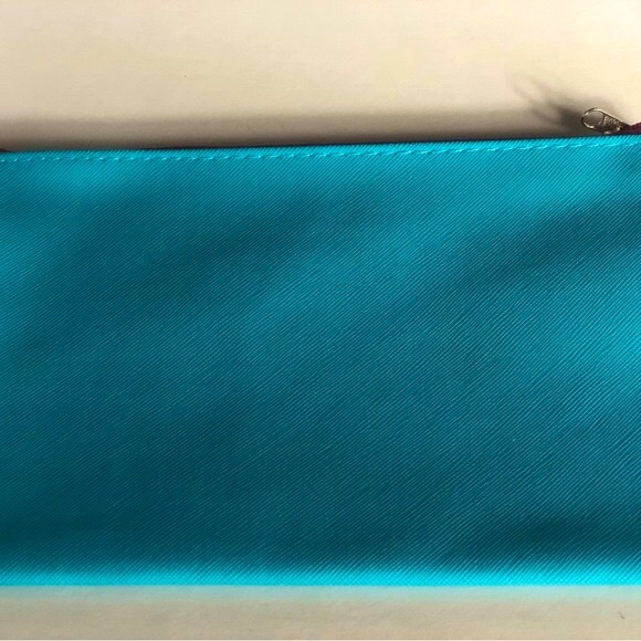 Cosmetic Bag “QUEEN” 👑🦋 - Picture 3 of 3